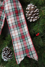 Load image into Gallery viewer, Festive Plaid 32&quot;