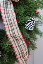 Load image into Gallery viewer, Happy Plaid 24&quot;
